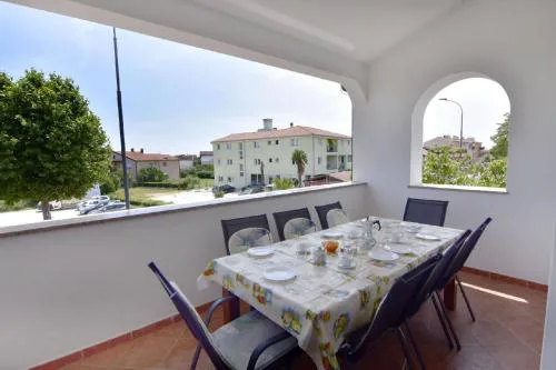 Geräumige Wohnung in der Nähe des Zentrums von Umag