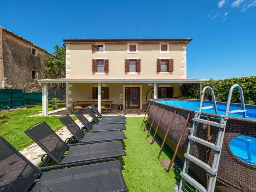 Holiday Home Villa Mala Petra by Interhome