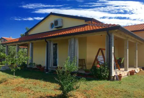Holiday house EMC