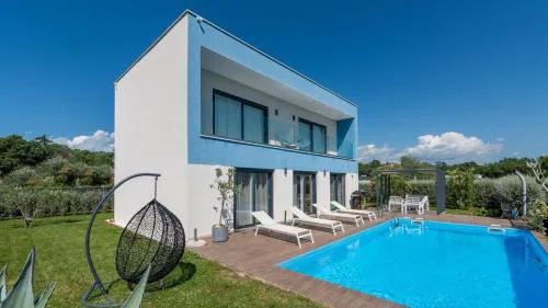 Villa Chic by Villas Holiday