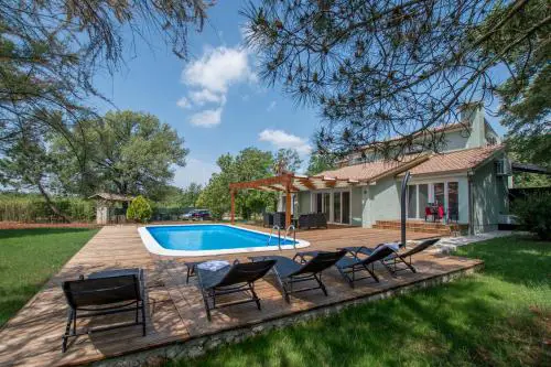 Villa Mira
