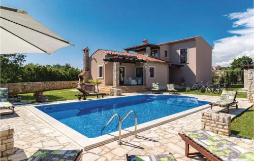 Holiday Home Pula Valtura Ii