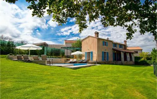 Villa Valica