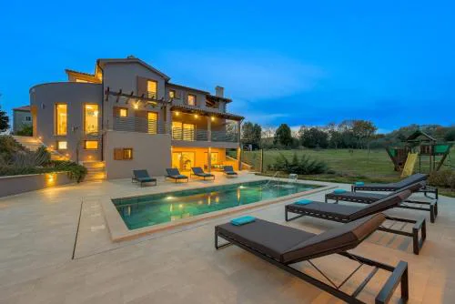 Villa Magnus Vareški by Istrialux