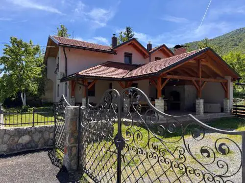 Eva Nature House