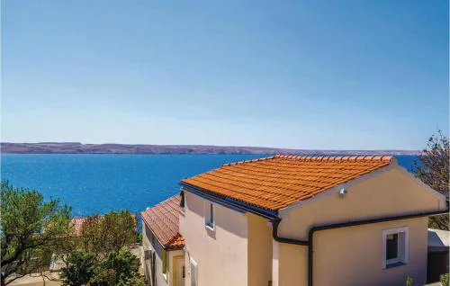 Awesome Apartment In Karlobag With Wifi