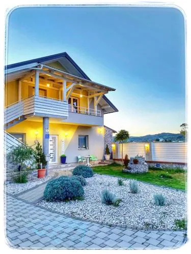 Ferienwohnung Luna mit Pool