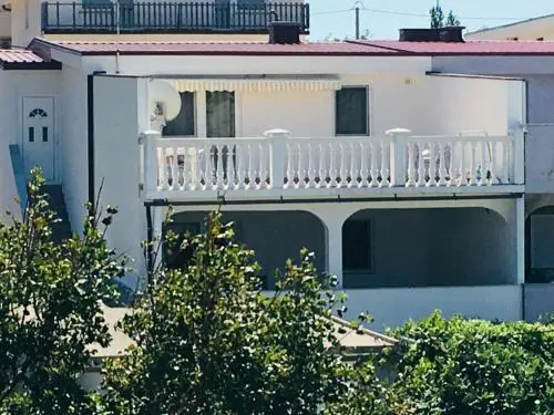 Einfaches Ferienhaus nur 200 Meter vom Meer für Naturliebhaber und Ruhesuchende