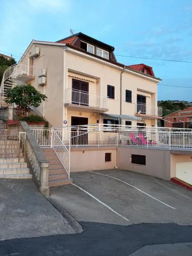 Apartmani Hotko 1