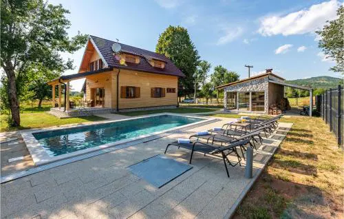 Awesome Home In Licko Cerje With Wifi