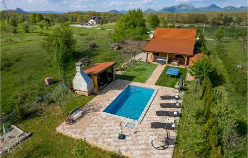 Gorgeous Home In Lovinac With Sauna