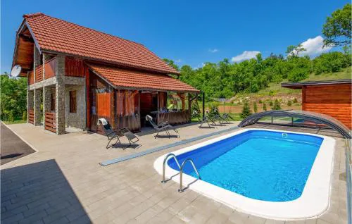 Cozy Home In Perusic With Jacuzzi