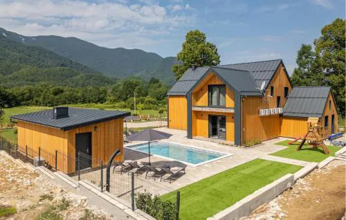 Nice Home In Rizvanusa With Sauna