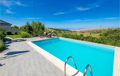 2 Bedroom Nice Home In Senj