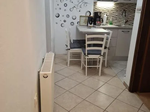 Apartments Luka & Leona - Two Bedroom Apartment with Balcony Luka