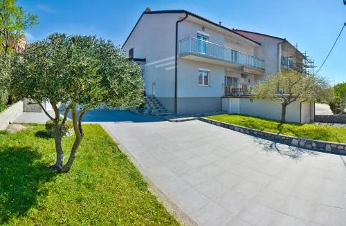 Holiday House Larma