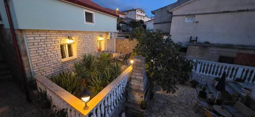 Studio Apartman DORA
