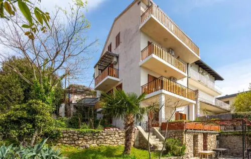 Beautiful Apartment In Dramalj