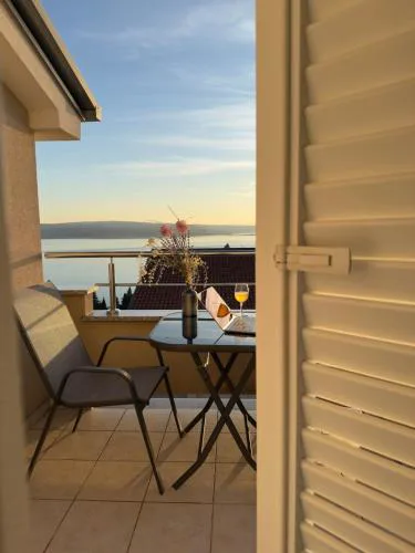 Blue Horizon - 400m from the Sea!