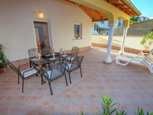 Cottage in Croatia near Beach & Town Centre