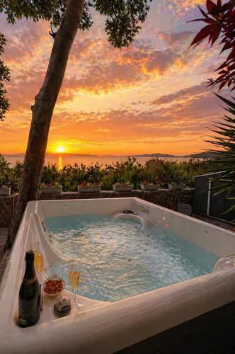 Golden Oasis
