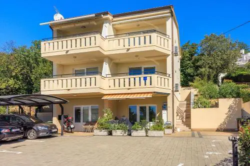 Lichtdurchflutetes Apartment nur 400 Meter zum Strand mit herrlichem Meerblick