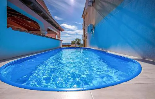 Nice Apartment In Dramalj With Wifi