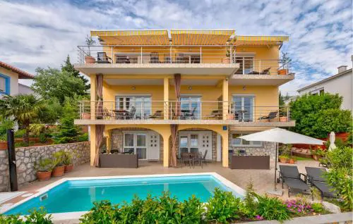 Nice Apartment In Dramalj With Wifi