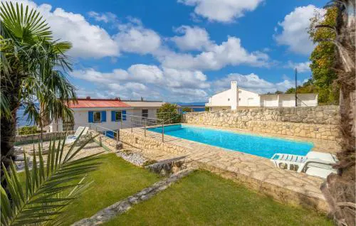 Nice Home In Dramalj With Wifi