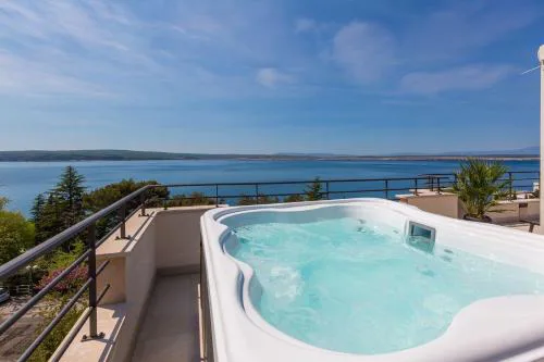 Traumhaftes Apartment nur 100 Meter zum Strand mit Sauna, Jacuzzi, Meerblick