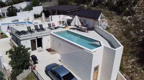 Universe Apartment