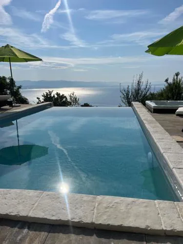 Villa Lily
