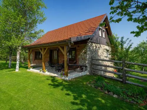 Holiday Home Haus in Sleme Skradsko mit Whirlpool und Parkplatz by Interhome
