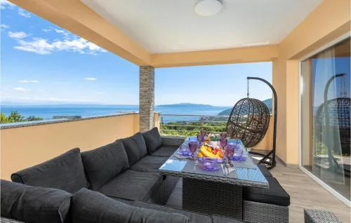3 Bedroom Awesome Apartment In Veprinac