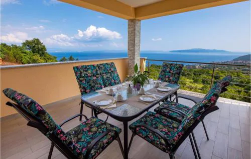 Gorgeous Apartment In Veprinac