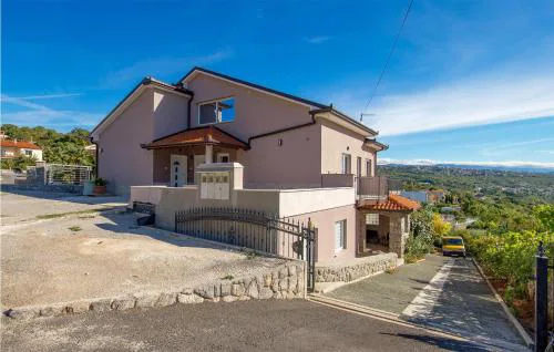 1 Bedroom Cozy Apartment In Pobri