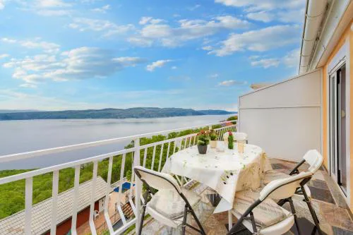 Panoramare Komplex Vesna by 22Estates