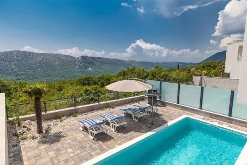 Exklusive Privatvilla in wunderbarer Natur