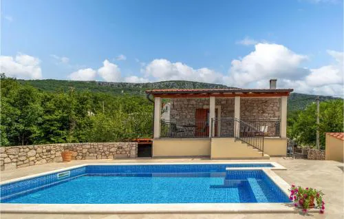 2 Bedroom Beautiful Home In Barci