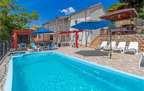 3 Bedroom Lovely Home In Bribir