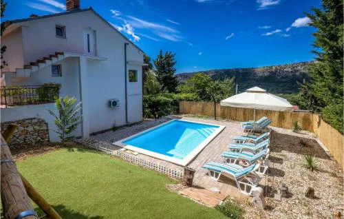 4 Bedroom Lovely Home In Bribir