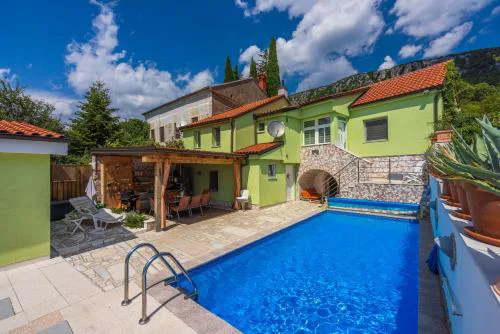 Greenhouse Adria Mit Großer Terrasse Und Pool