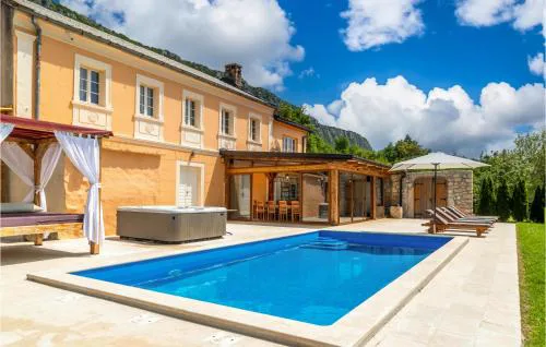 Lovely Home In Bribir