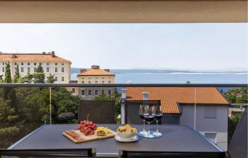 3 Bedroom Nice Apartment In Crikvenica