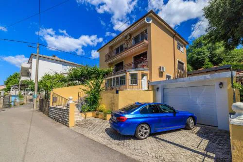 Apartment Car