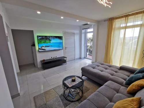 Gemütliche 2 Schlafzimmer Wohnung Mit Meerblick, Crikvenica