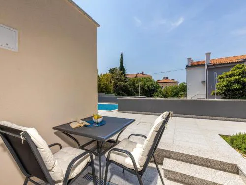 Nice apartment with terrace and swimming pool