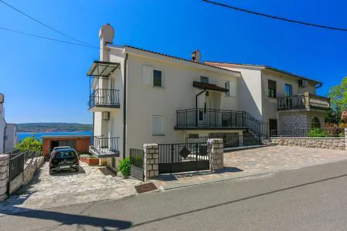 Apartment Mira