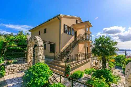 Apartments and Room Ruzica