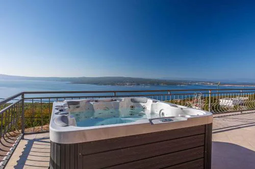 Apartments in Crikvenica 43070